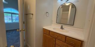 SPACIOUS HOME IN LAVERKIN FOR RENT! Gallery 37