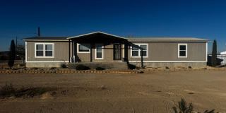 Spacious Four Bedroom Home - Pet Friendly and Horses Allowed! Gallery 1