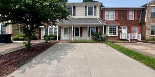 Stunning 3-Bedroom Townhome with Lake Views in the Heart of Virginia Beach Gallery 1