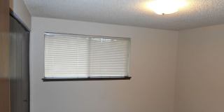 Charming Pet Friendly 2BR Condo with a Garage! Gallery 7