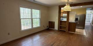 130 SPRINGWOOD Drive unit: Rental Unit Gallery 11