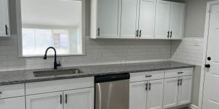 3 Bedroom Beautifully updated Ranch Gallery 10