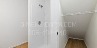 Fully Fenced  4 Bed 3 Baths Newer Construction Home Gallery 15