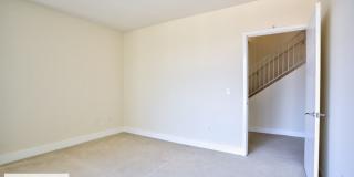 Contemporary 2 bedroom 2.5 bath at the heart of LA Gallery 10