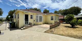 Charming House  with Large yard Gallery 36