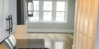 4055 North Francisco Avenue Gallery 4