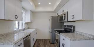 COLLEGE STUDENTS WELCOME! Rent this 2 bedroom, 2 bath condo near the airport. Gallery 9