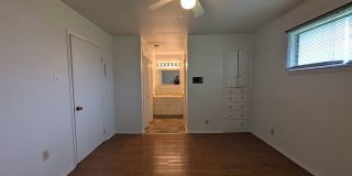 1/1 Triplex / Easy Access to I-35 / Fridge / No Carpet / CISD 1/1 Triplex / Easy Access to I-35 / Fridge / No Carpet / CISD Gallery 33