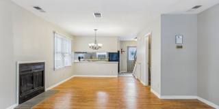 UNCG Area – Chancellors Court Townhomes. Walk to Campus and just minutes to Downtown! Gallery 21