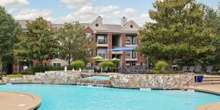 Oxmoor Apartment Homes Gallery 11