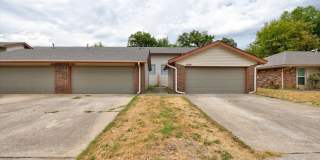 2 Bed 2.5 Bath 2 Car Garage Duplex NW OKC!! (See Contact Info Below) Gallery 1