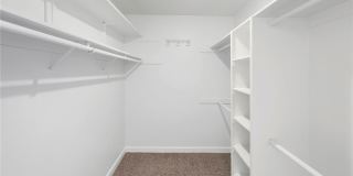 3200 La Rotonda Gallery 16