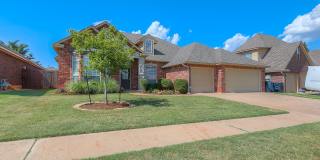 Lone Oak Ridge + Gated Community + 4 beds/2.5 Baths + Storm Shelter + Deer Creek Schools Gallery 4