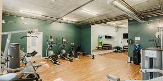 2121 Belmont Gallery 14