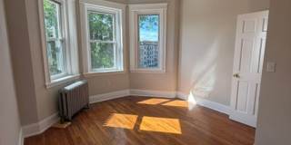 2 Bed on the Green Line Close to Packards Corner Gallery 1