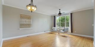 2042 W Warren Boulevard Gallery 5