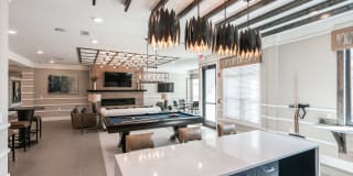 Vintage Foxland Apartments Gallery 32