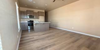 Modern 2-Bedroom Duplex Unit | Stylish Design & Prime Location Gallery 4