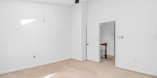 146 WASHINGTON Street Gallery 33