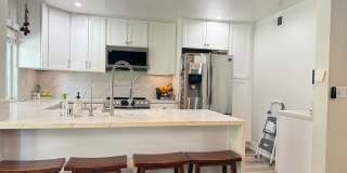 Move in Ready 3bed/3bath, beautiful backyard Gallery 10