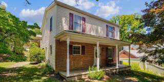 Cozy 3BE/2.5BA Colonial in Takoma Park with screened porch! Gallery 3