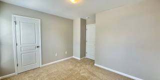 **OFFERING REFUNDABLE APPLICATION FEES** Fantastic 3BD, 2.5BA North Raleigh Townhome with Fenced Backyard in an HOA Community with Premier Amenities Gallery 19
