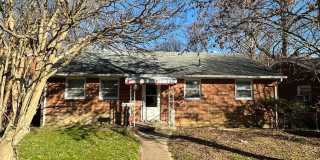 3 bedroom house in Fulton Hill! Laundry, Central HVAC All electric, big fenced yard, hardwoods Gallery 1