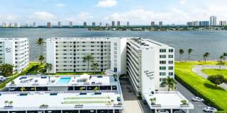 301 Lake Shore Drive unit: 411 Gallery 29