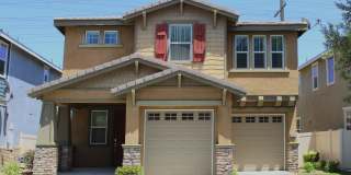 Large 4 Bedroom, 3 Bathroom Located near LLUMC Gallery 1