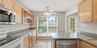 Centrally Located Home in Richmond Hill Gallery 12