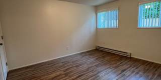 2 Bedroom Condo in Lake Oswego Gallery 23