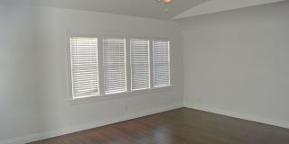 **COMING SOON!!** Spacious 2 Bedroom, 1 Bathroom Home near Convenient Old Town Pittsburg Gallery 7