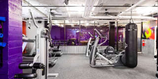 301 N CHARLES Street Gallery 25