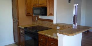 Upgraded Corner Condo with Lagoon View Gallery 8