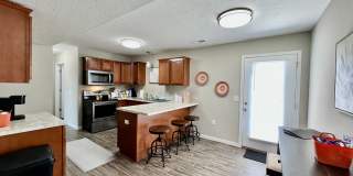 Brand New Home Walking distance to Spooky Nook Gallery 10