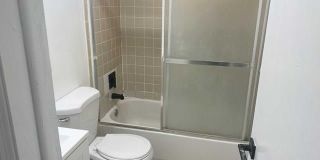 19-23 E Main Street B Gallery 5