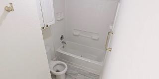 Room in 3 Bedroom Home at Phillips St Gallery 35