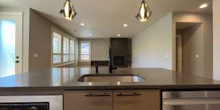 Elegant South Cooper Mountain Home with 4 Bedrooms, Bonus Room, Main-Level Suite & Designer Finishes Gallery 11