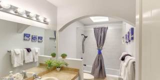 1790 Piper Bay Gallery 11