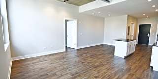 3833 N Broadway Gallery 59