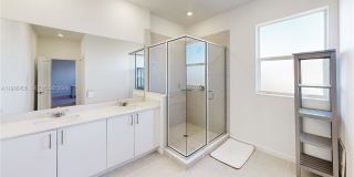 2333 Southeast 28th Court Gallery 18