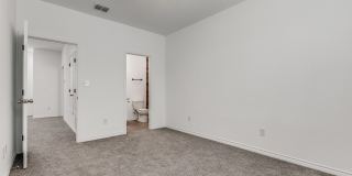 1835 W Poplar Gallery 16