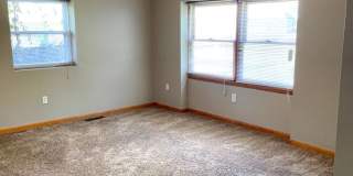 Spacious 3 bed/2 bath - walk to campus! Gallery 38