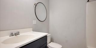 1736 Fenwick Street Gallery 12