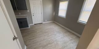 525 S Everett. Gallery 9