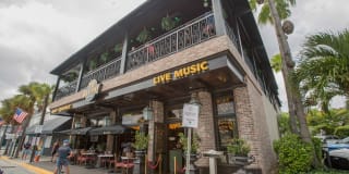 Amaray Las Olas by Windsor Gallery 40