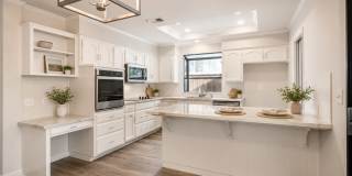 Drench Yourself in Luxury: 3-Bedroom Corner Oasis with a Sparkling Pool! Drench Yourself in Luxury: 3-Bedroom Corner Oasis with a Sparkling Pool! Gallery 8
