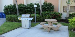 2/2 Condo with Marina and River Views-Includes cable and water Gallery 18