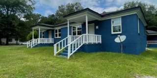 Charming 2-Bedroom Duplex in Prime Location – Comfort, Style & Convenience - 2304 Center St Gallery 1