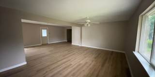 Renovated 3-bedroom 2-bathroom house! HOUSING ACCEPTED! Renovated 3-bedroom 2-bathroom house! HOUSING ACCEPTED! Gallery 5